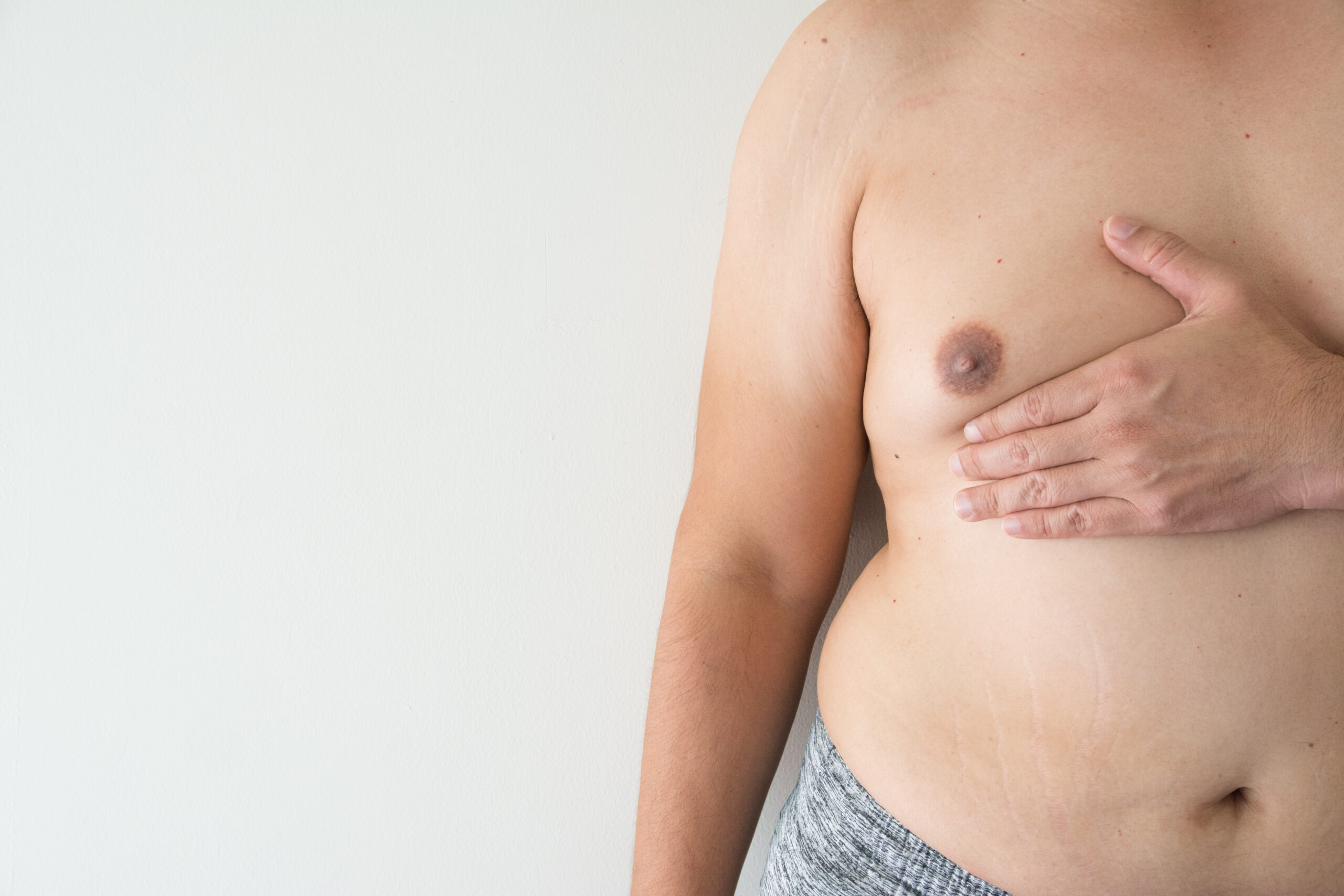 35歳以降は「筋トレと食事」だけでは胸や腹が太り続ける理由